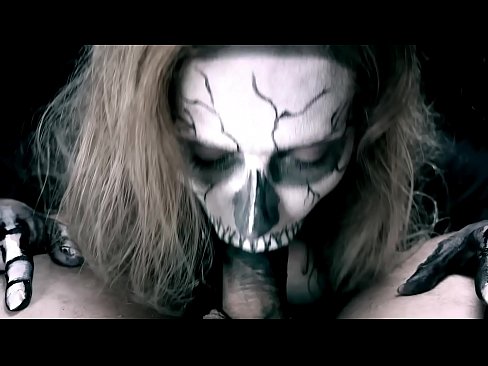 ❤️ Demon girl sucking cock with her black mouth and swallowing cum. Fucking video at us